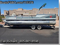 Sun Tracker Fishin Barge 25